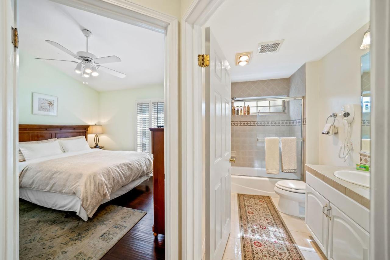 Hollywood Hills Homestay Лос-Анджелес Экстерьер фото