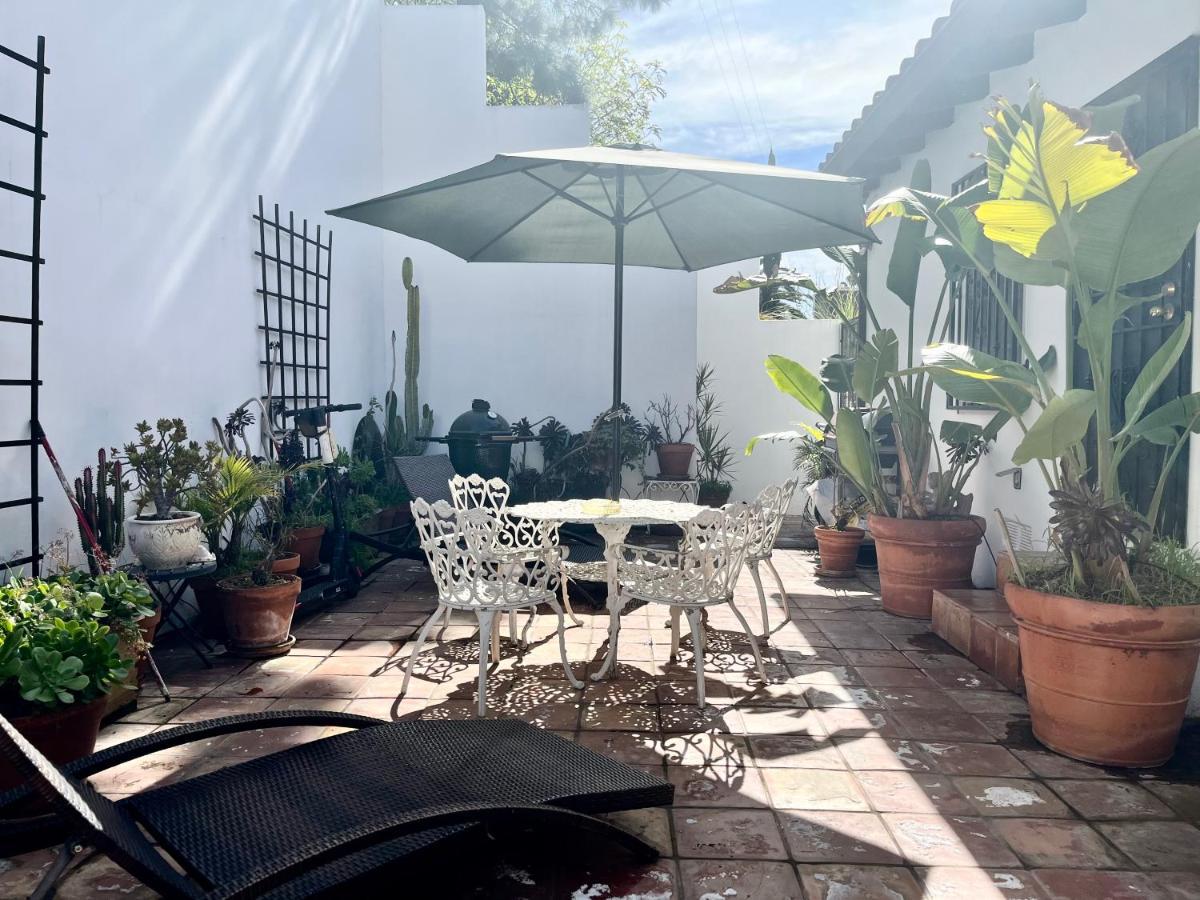 Hollywood Hills Homestay Лос-Анджелес Экстерьер фото